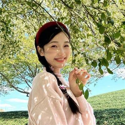 轻拍翻转小魔女 海报